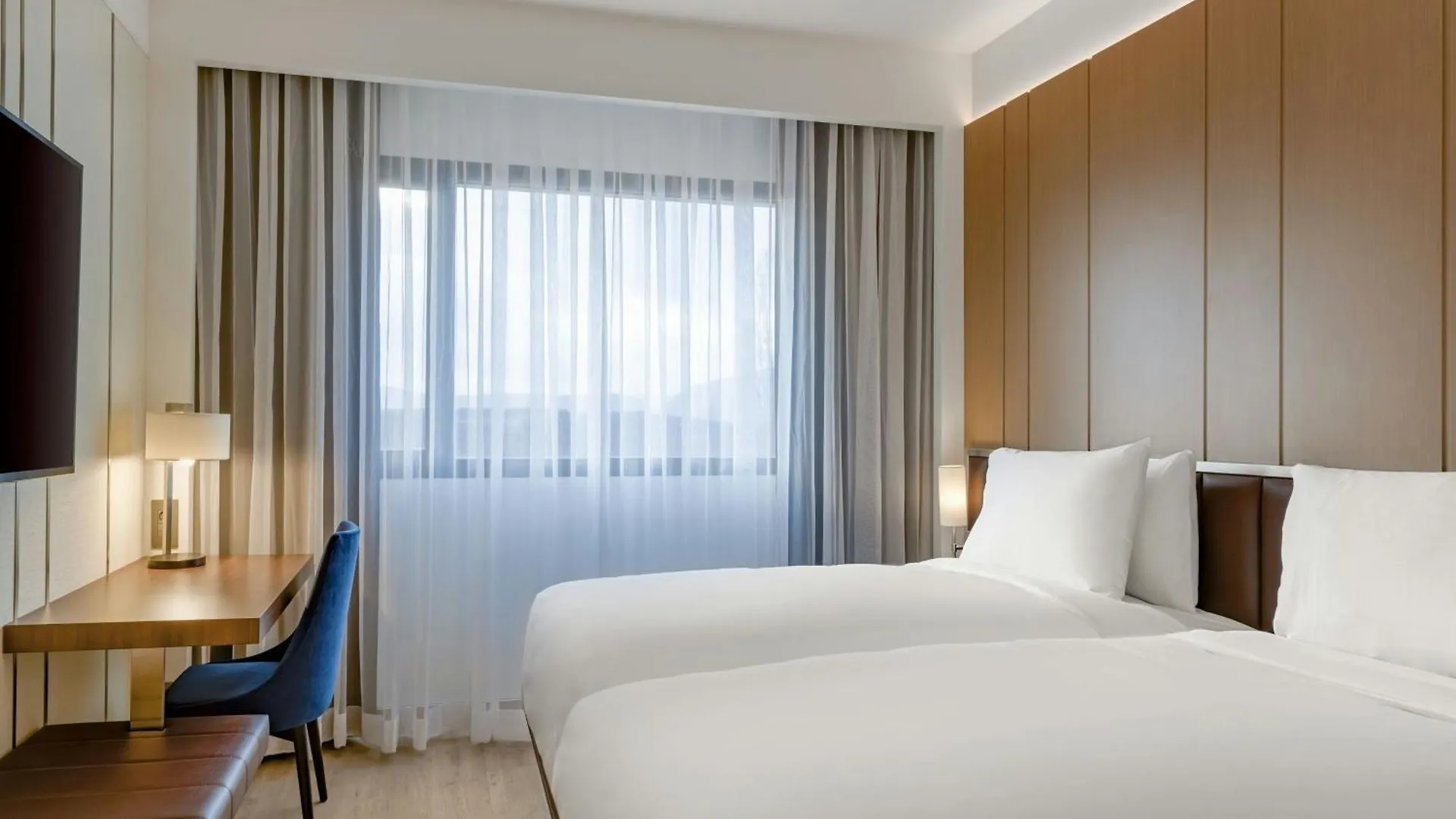 Ac Hotel By Marriott Saint-Julien-En-Genevois