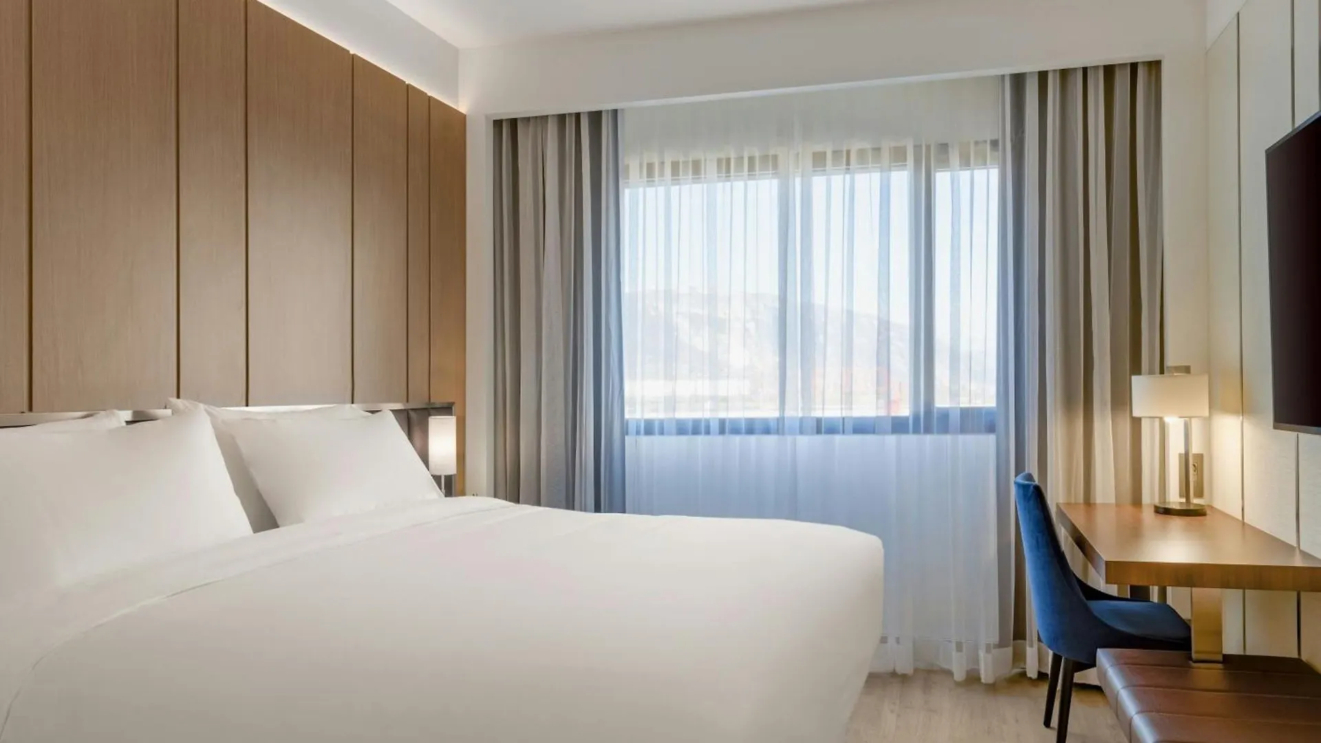 Ac Hotel By Marriott Saint-Julien-En-Genevois
